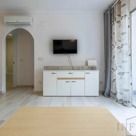 Inftour Cristina 1 Апартаменти *